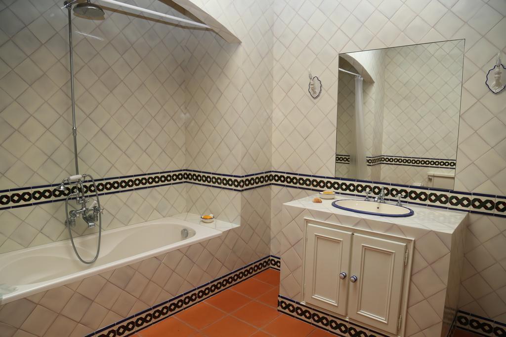 Quinta Dos Castanheiros Bed And Breakfast 폰테 데 리마 객실 사진