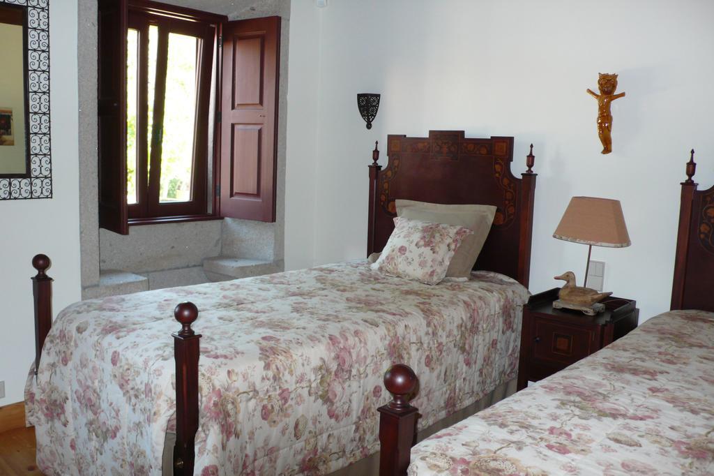 Quinta Dos Castanheiros Bed And Breakfast 폰테 데 리마 외부 사진